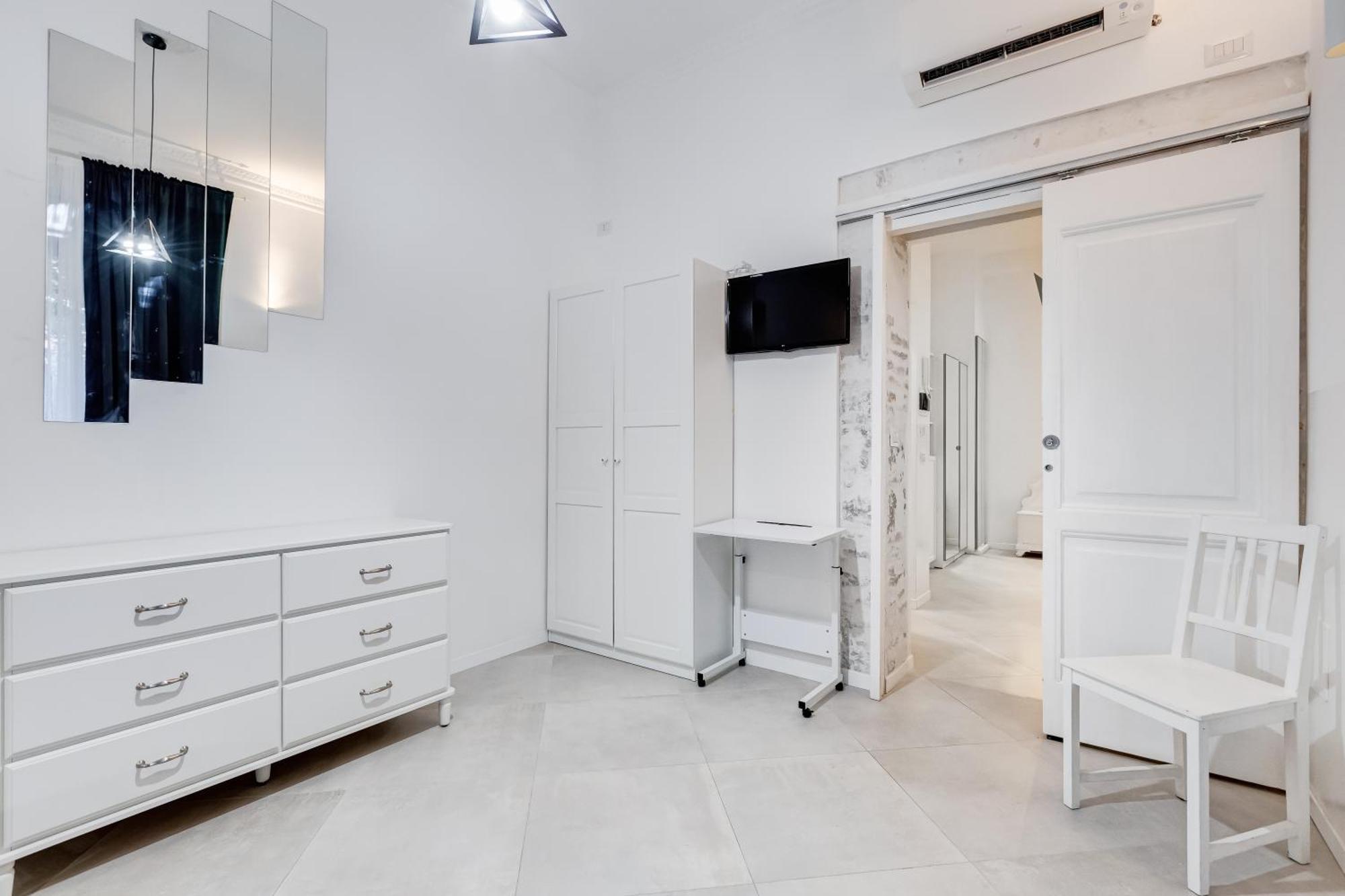 Appartement Bdc Alpha & Omega In Monti District With 2bath