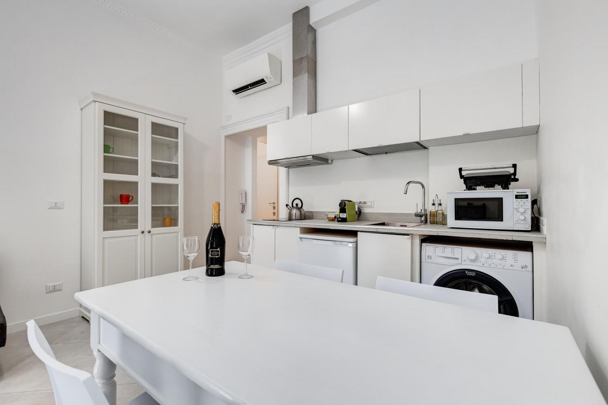 Appartement Bdc Alpha & Omega In Monti District With 2bath Rome