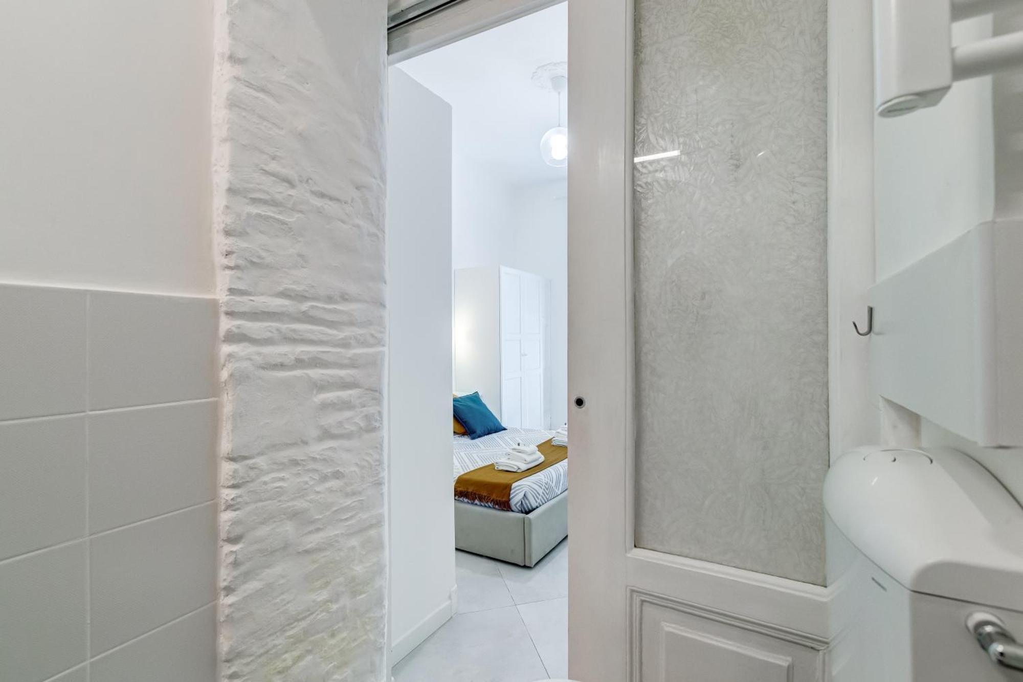 Bdc Alpha & Omega In Monti District With 2bath Appartement *